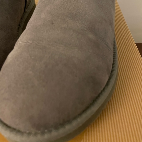 Authentic UGG Bailey Button Boots, Gray Size 6 - Picture 7 of 15